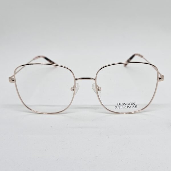 Benson&Thomas 104C4 frontal Benson&Thomas 104C2